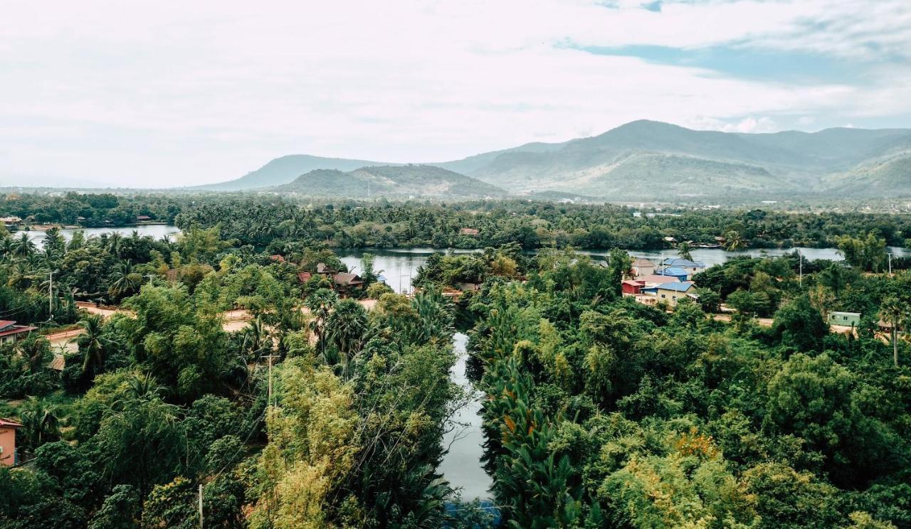 Nary Garden Hotel Kampot Bagian luar foto